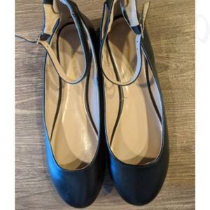 Dream Paris brand new ballet flats w. ankle strap